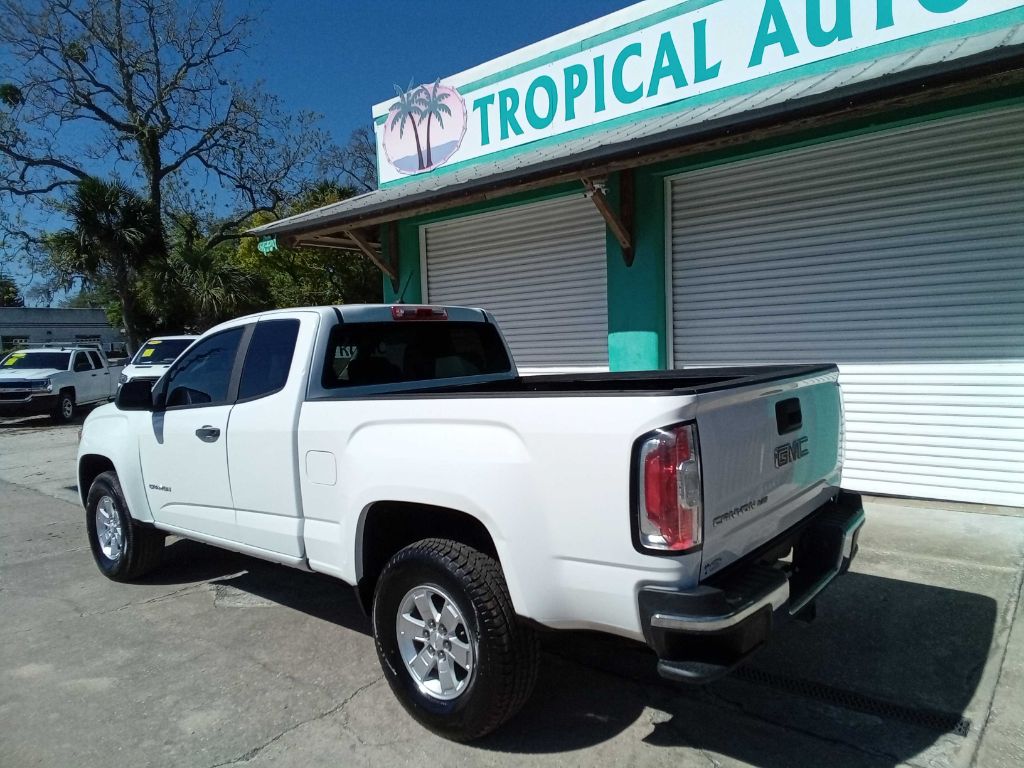 Photo 6 of this GMC CANYON