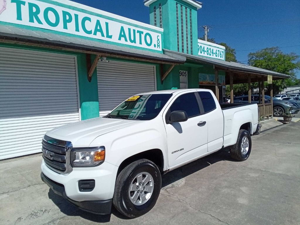 Photo 2 of this GMC CANYON