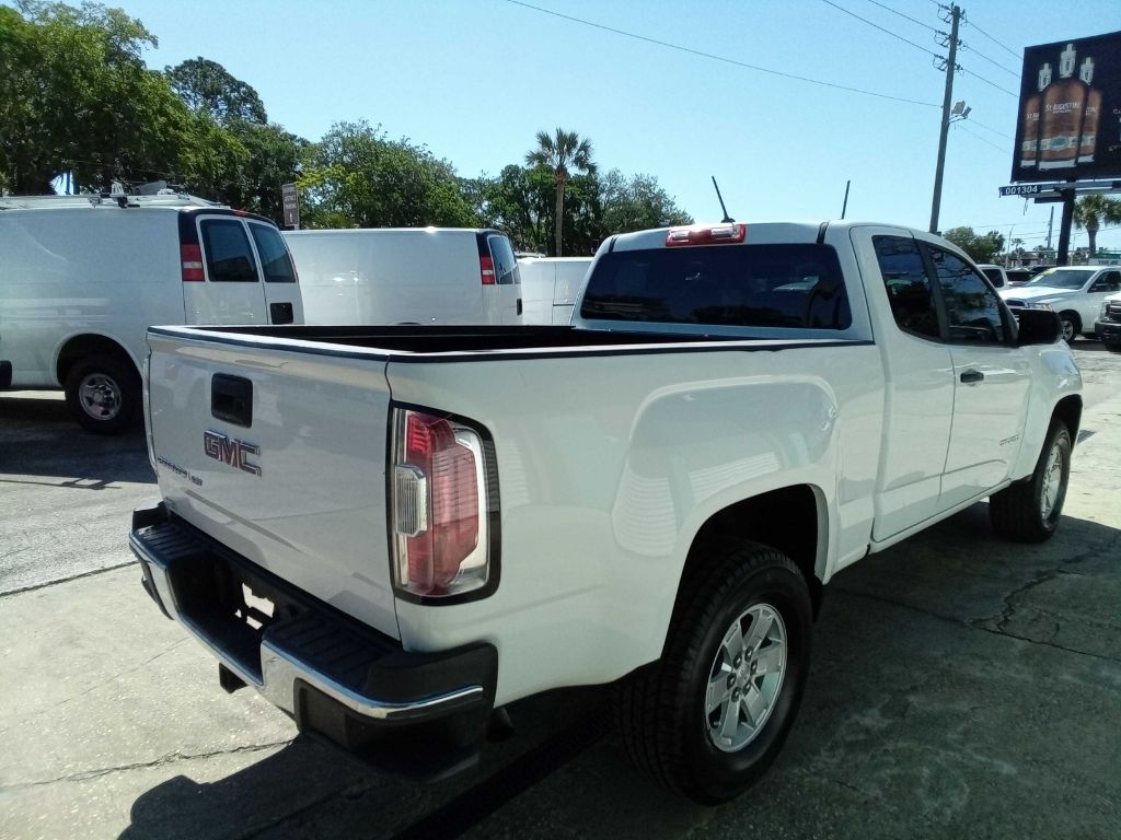 Photo 13 of this GMC CANYON