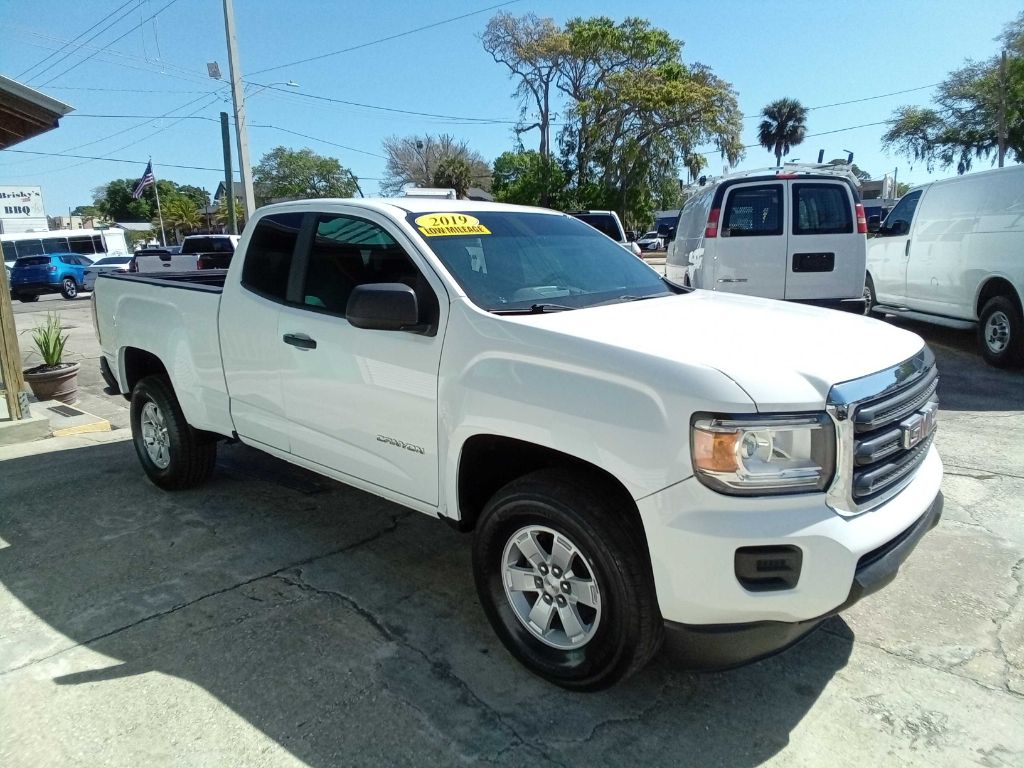 Photo 10 of this GMC CANYON