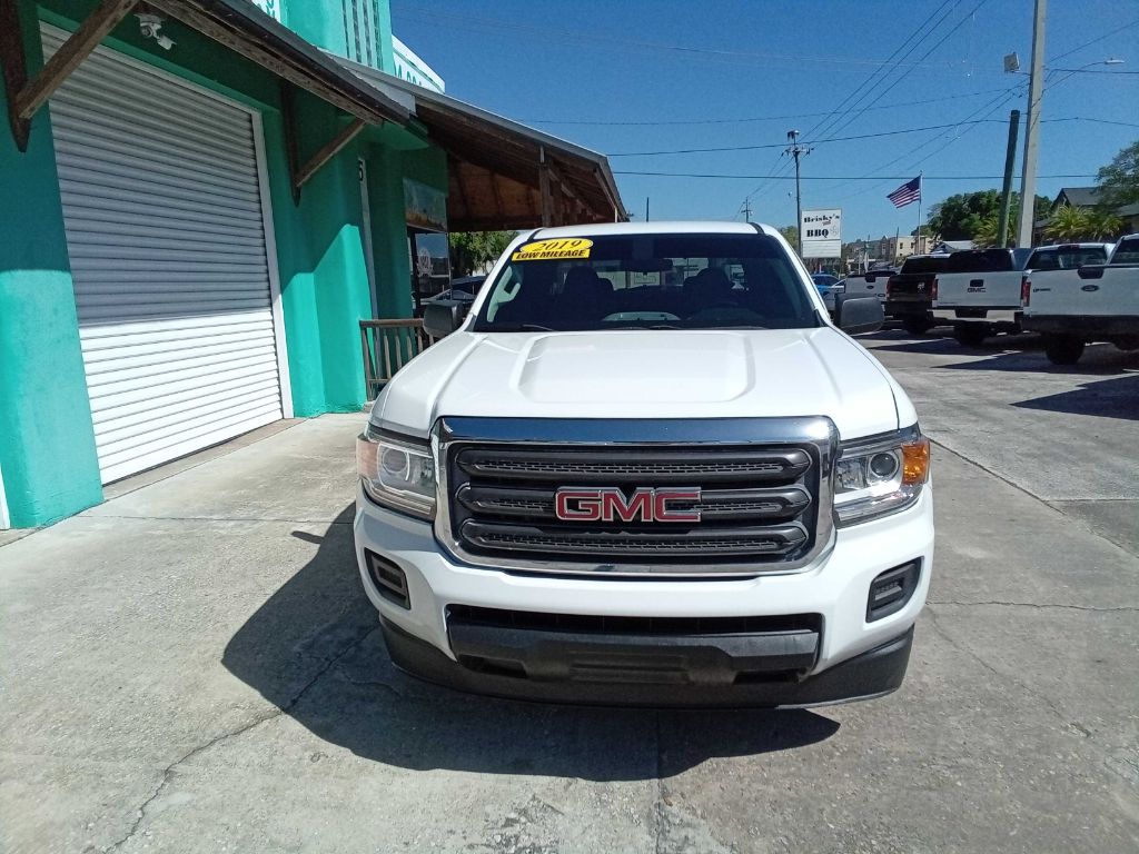 Photo 8 of this GMC CANYON