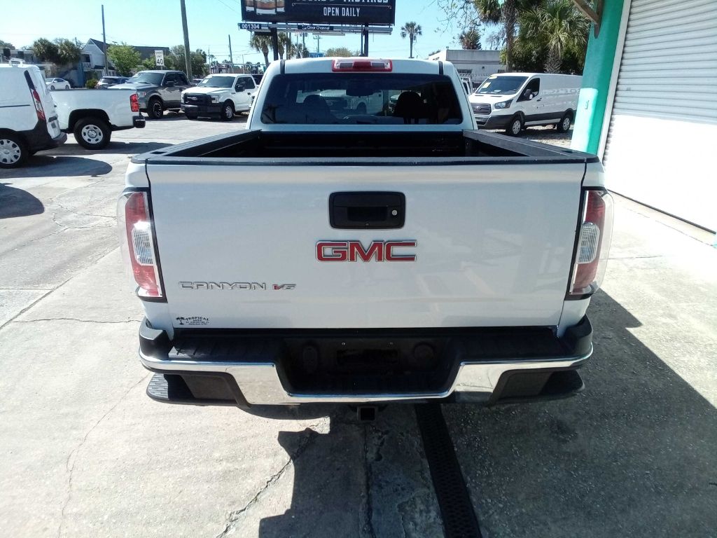 Photo 14 of this GMC CANYON