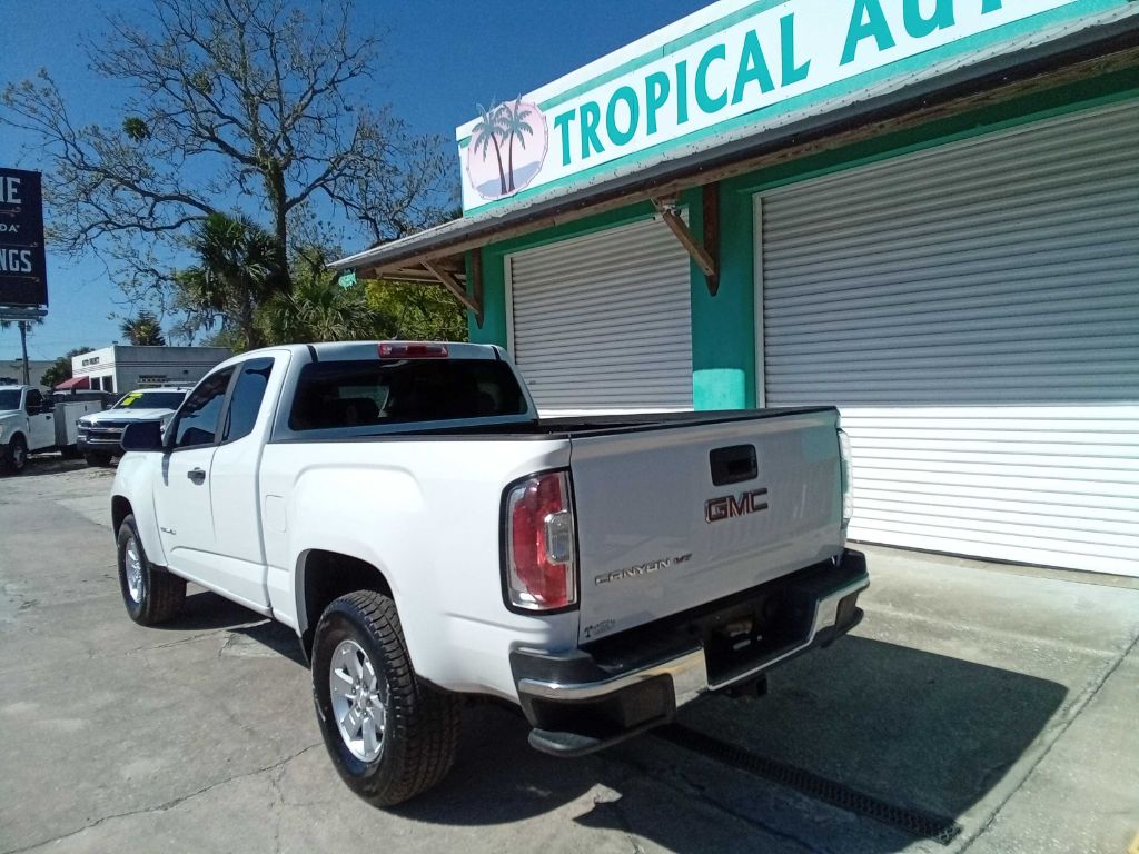 Photo 7 of this GMC CANYON