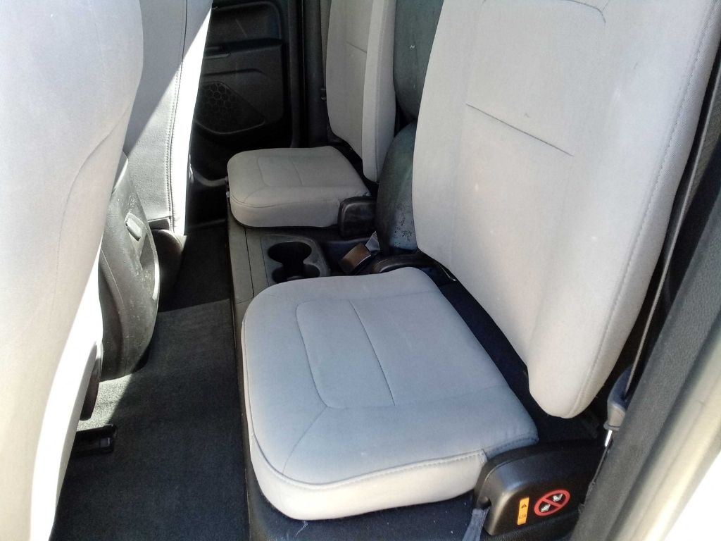 Photo 18 of this GMC CANYON