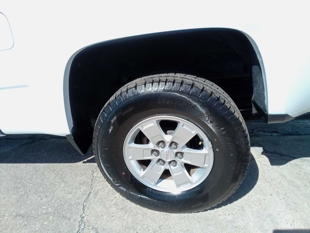 Photo 24 of this GMC CANYON