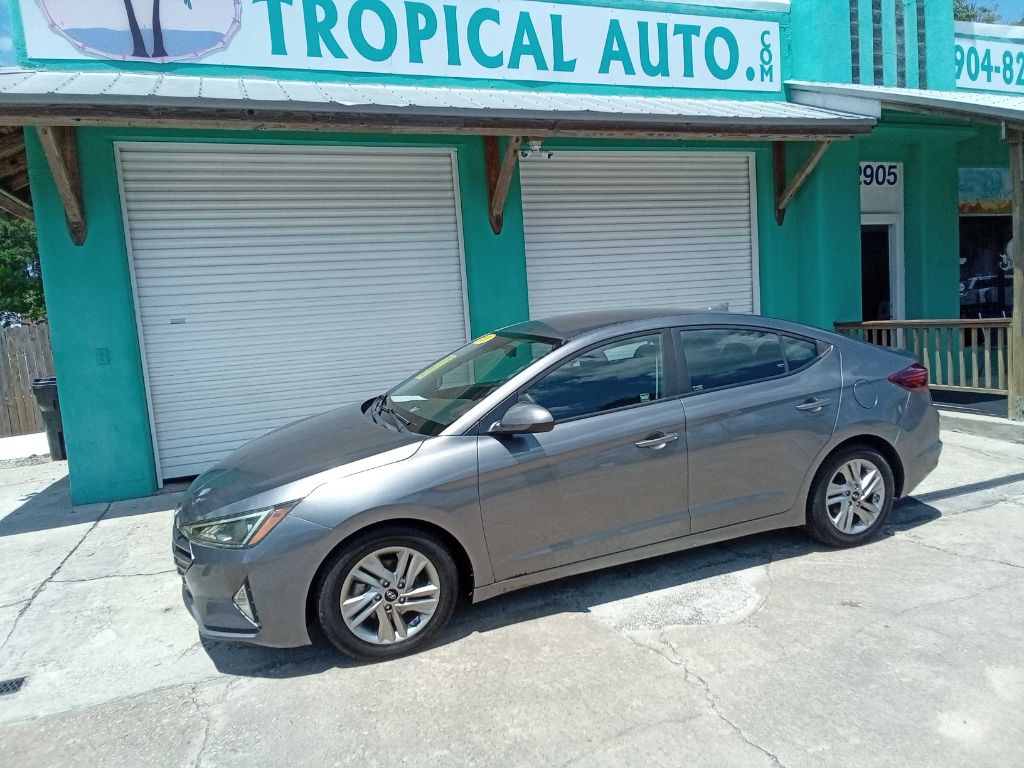 Photo 2 of this HYUNDAI ELANTRA