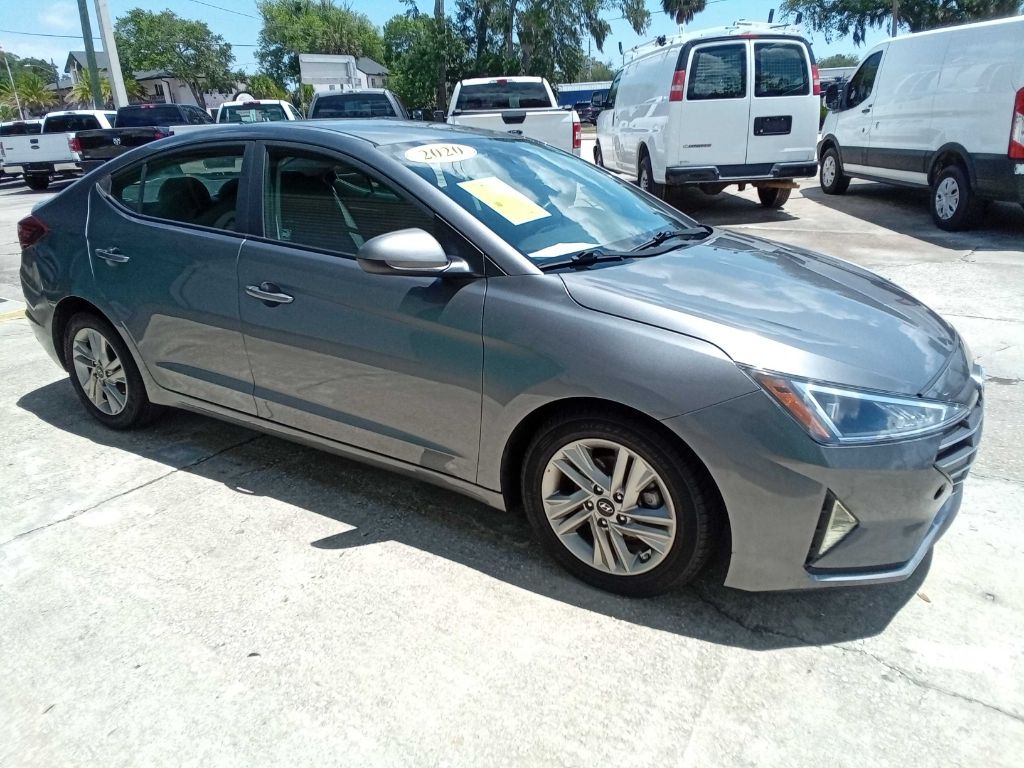 Photo 10 of this HYUNDAI ELANTRA