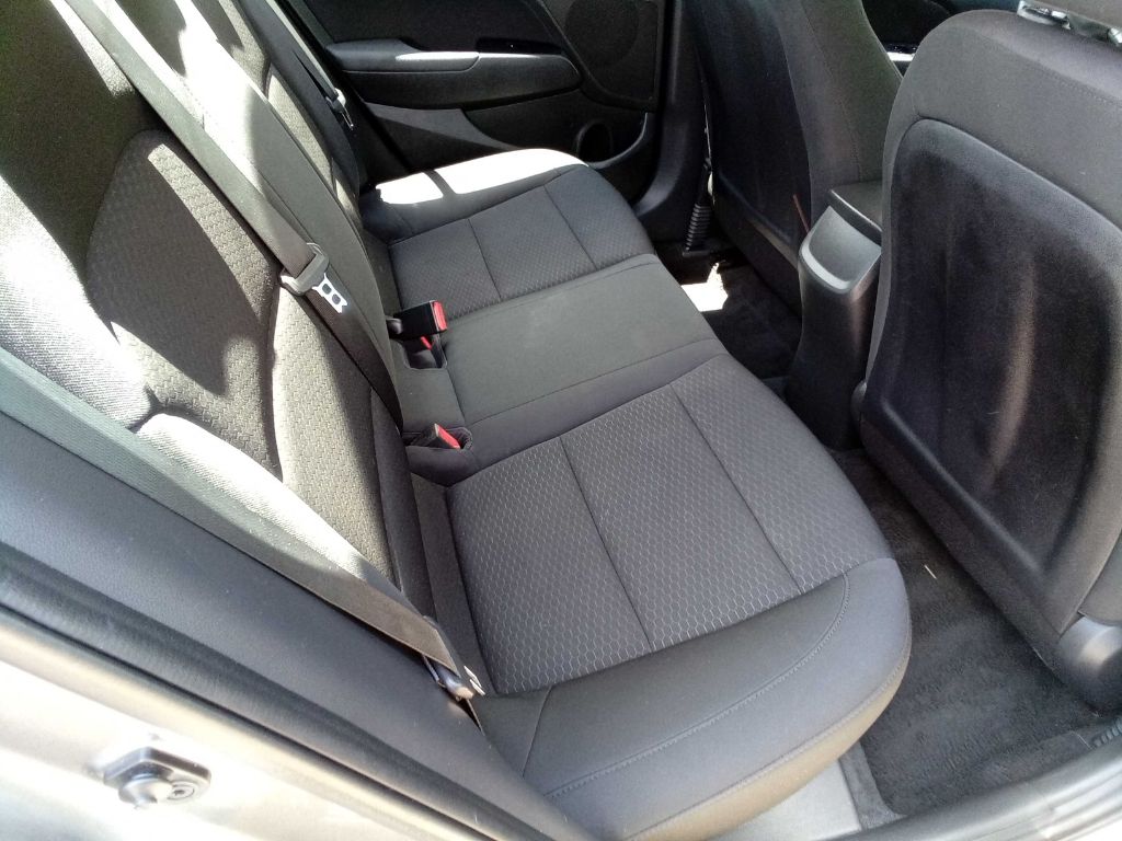 Photo 20 of this HYUNDAI ELANTRA