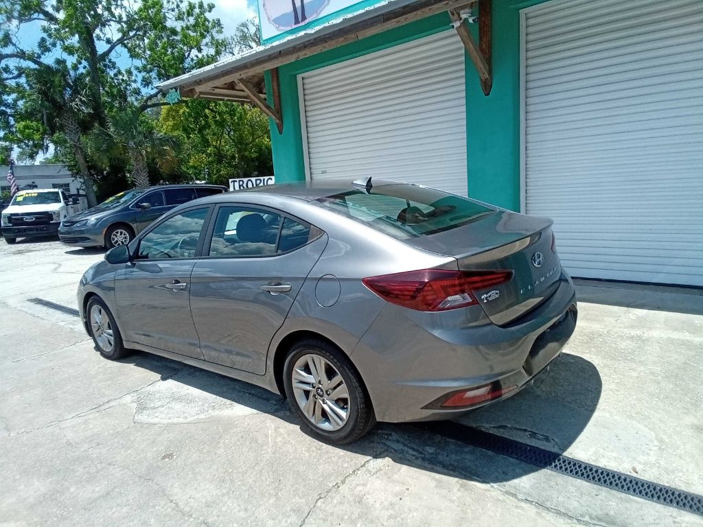 Photo 6 of this HYUNDAI ELANTRA
