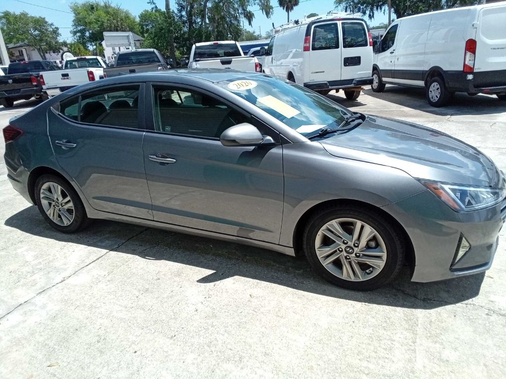 Photo 11 of this HYUNDAI ELANTRA