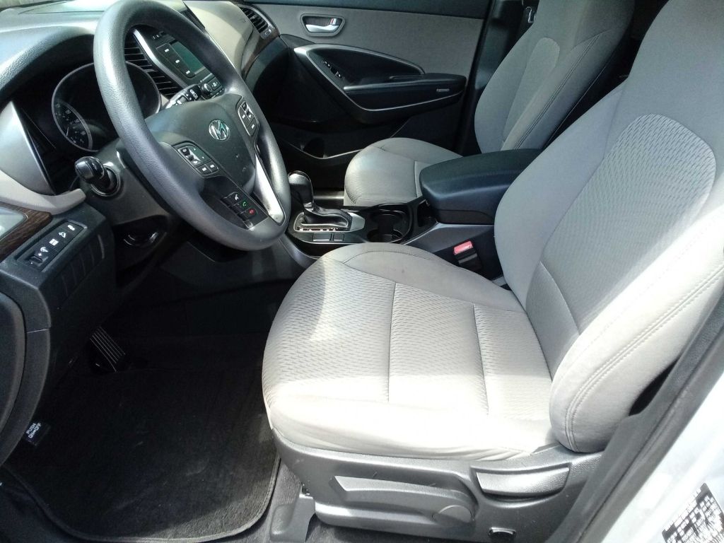 Photo 13 of this HYUNDAI SANTA FE SPORT
