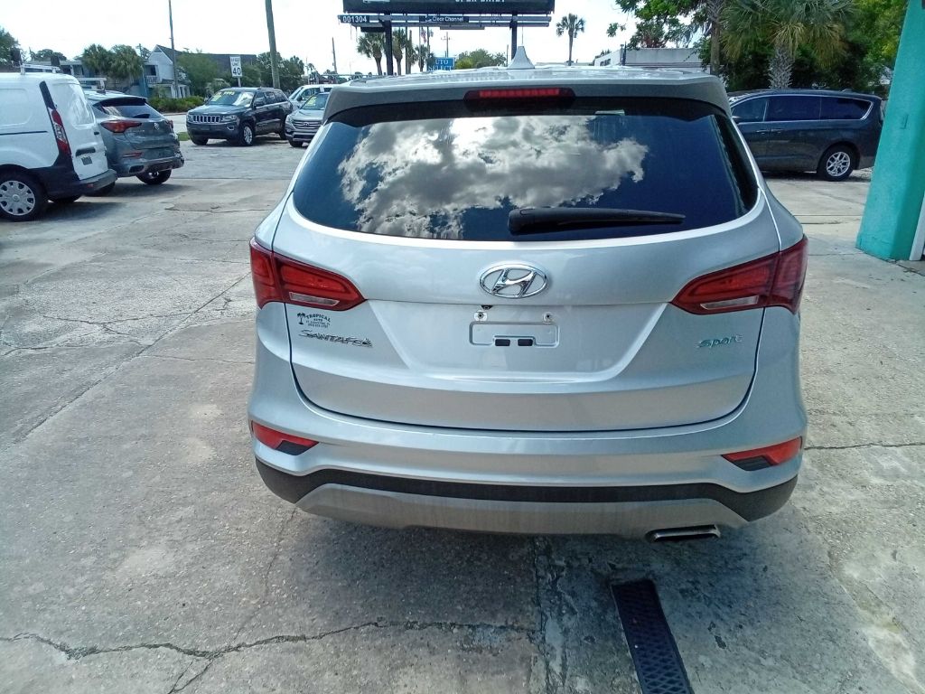 Photo 12 of this HYUNDAI SANTA FE SPORT