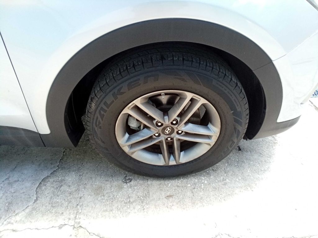 Photo 20 of this HYUNDAI SANTA FE SPORT
