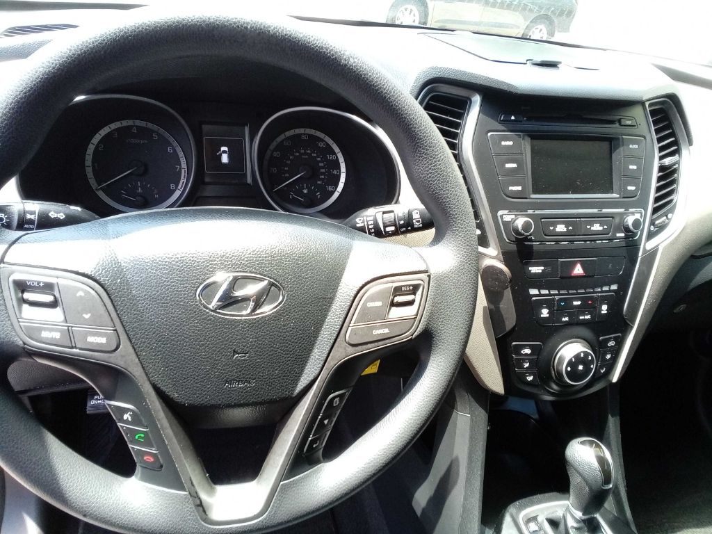 Photo 14 of this HYUNDAI SANTA FE SPORT