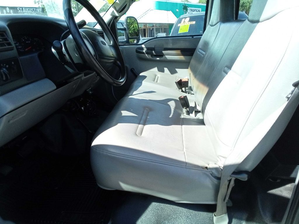 Photo 23 of this FORD 4X4 F550    DUMP TR