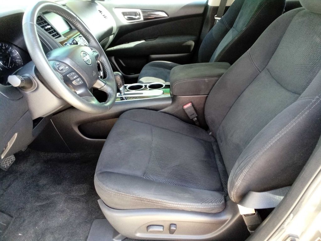 Photo 16 of this NISSAN PATHFINDER