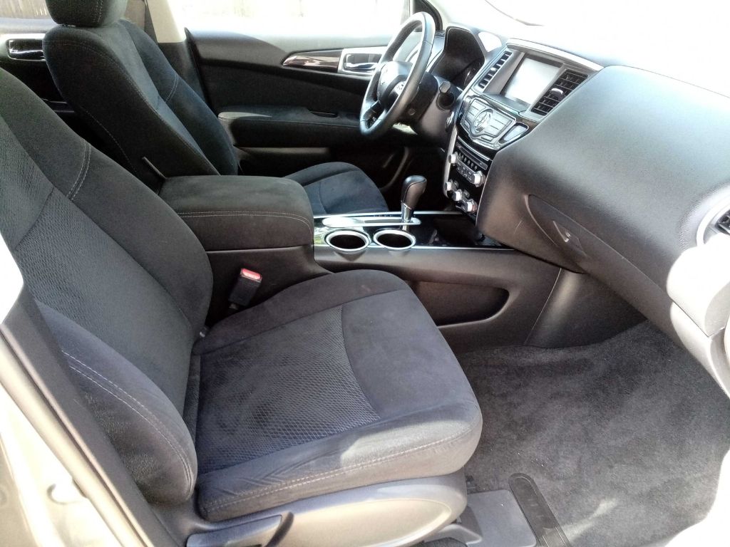 Photo 19 of this NISSAN PATHFINDER