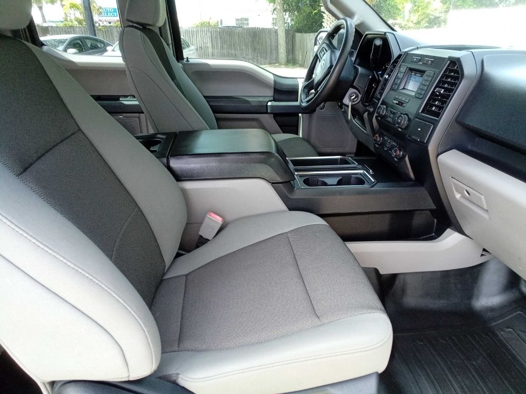 Photo 20 of this FORD F-150