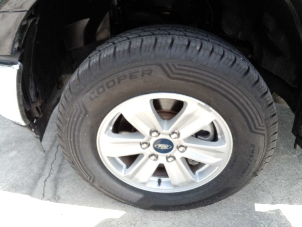 Photo 21 of this FORD F-150