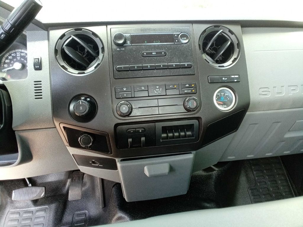 Photo 7 of this FORD F-250 SUPER DUT