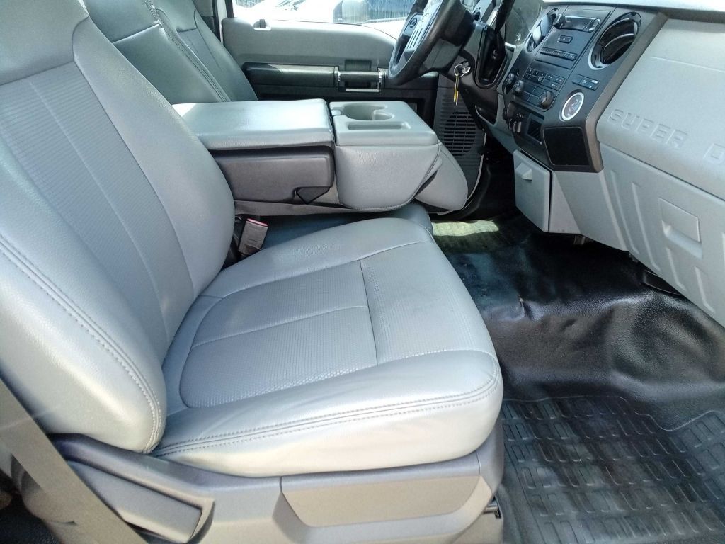 Photo 10 of this FORD F-250 SUPER DUT
