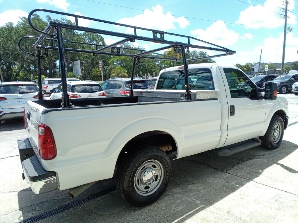 Photo 4 of this FORD F-250 SUPER DUT