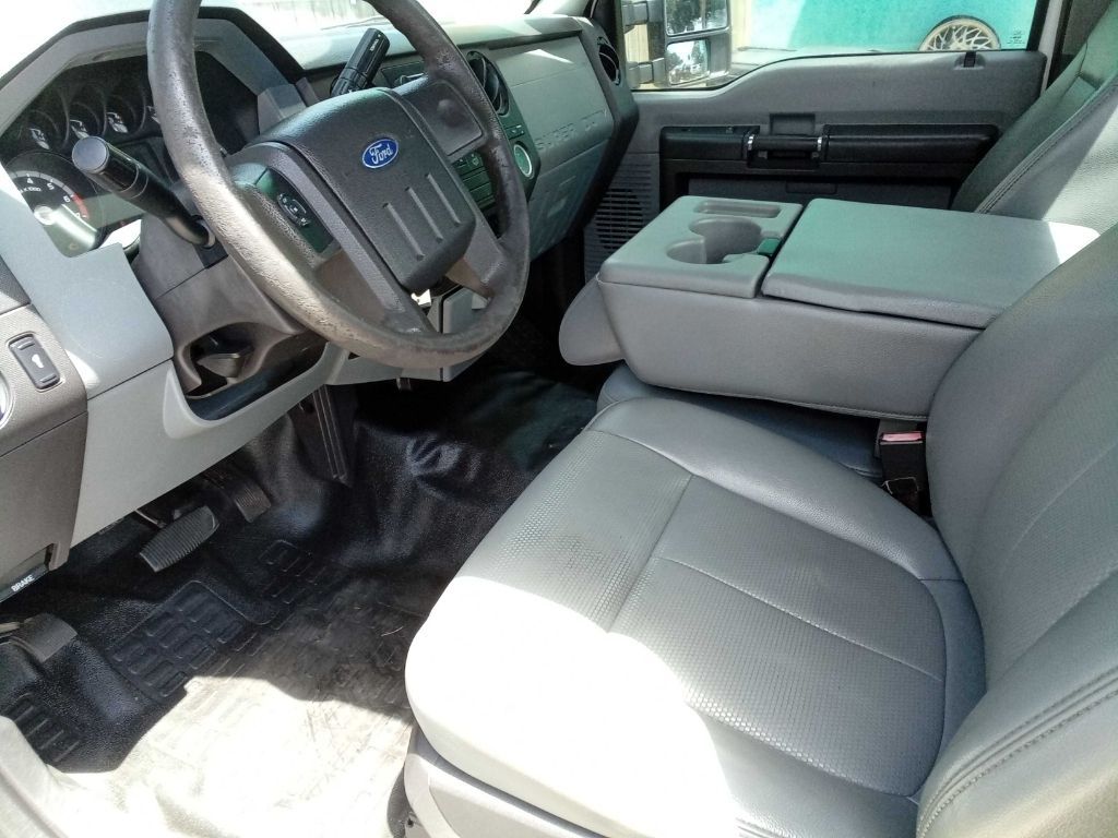Photo 9 of this FORD F-250 SUPER DUT