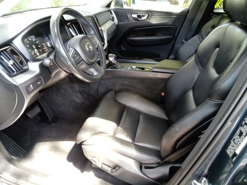 Photo 10 of this VOLVO XC60