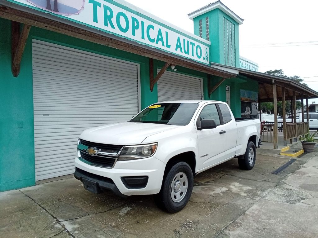 Photo 2 of this CHEVY COLORADO