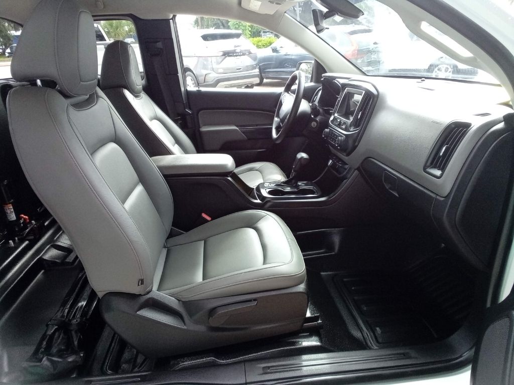 Photo 11 of this CHEVY COLORADO