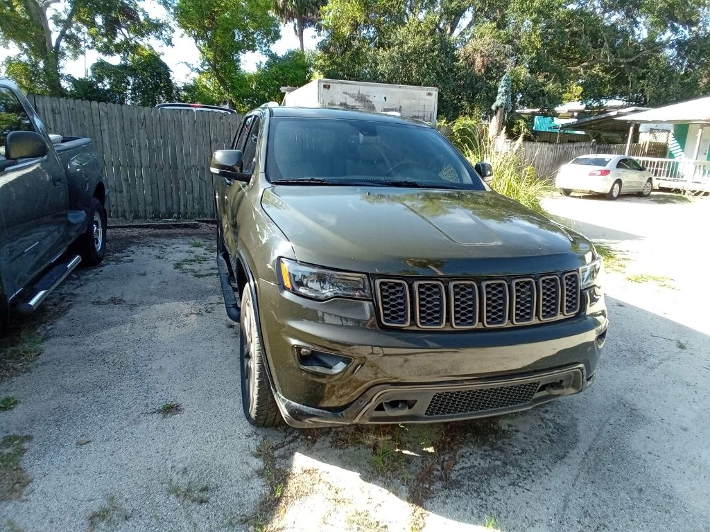 Photo 2 of this JEEP GRAND CHEROKEE