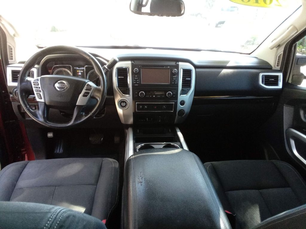 Photo 14 of this NISSAN TITAN