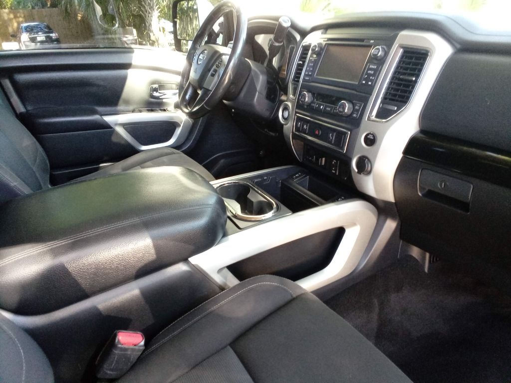 Photo 16 of this NISSAN TITAN