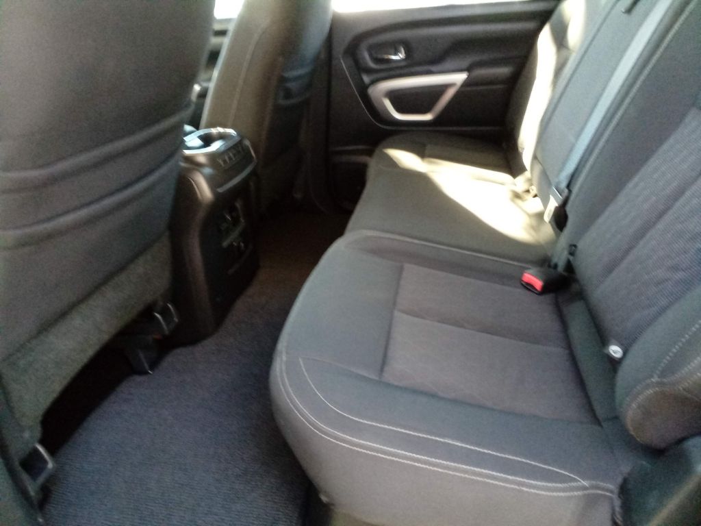 Photo 12 of this NISSAN TITAN