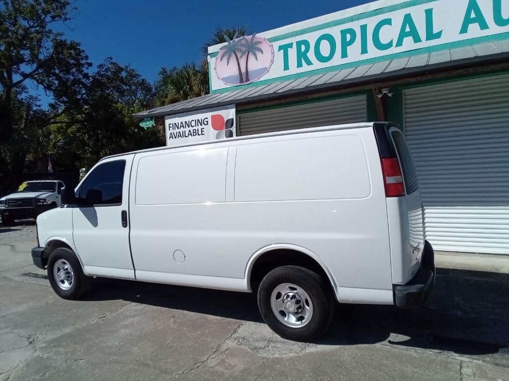 Photo 2 of this CHEVROLET EXPRESS