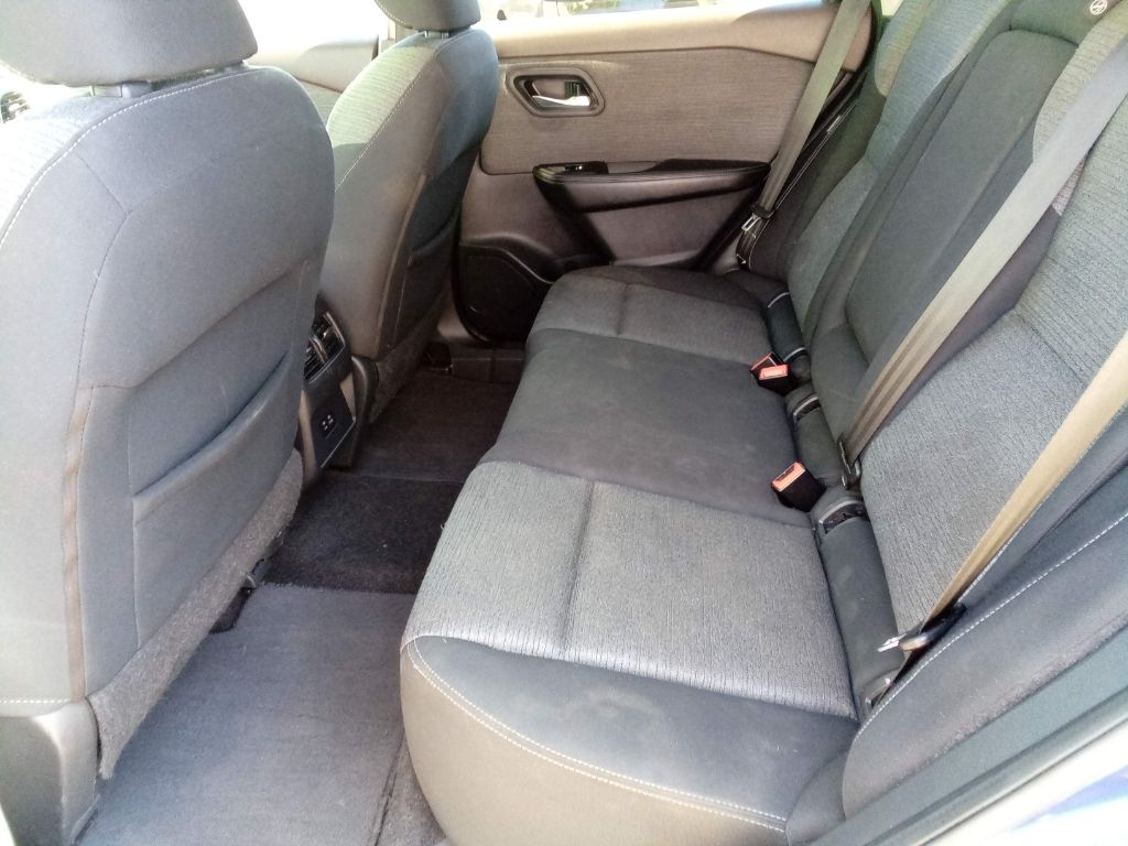 Photo 15 of this NISSAN ROGUE