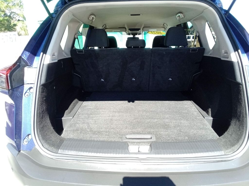 Photo 18 of this NISSAN ROGUE