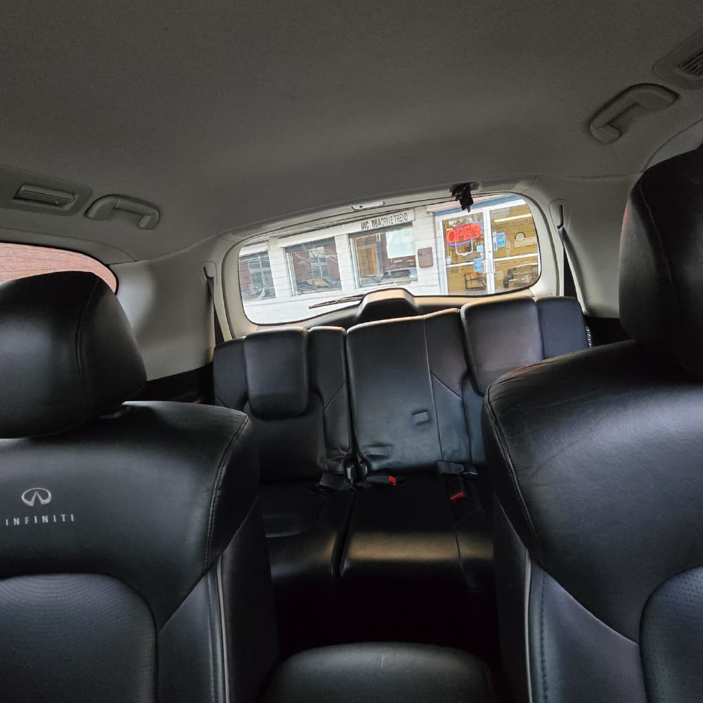 Photo 7 of this INFINITI QX56
