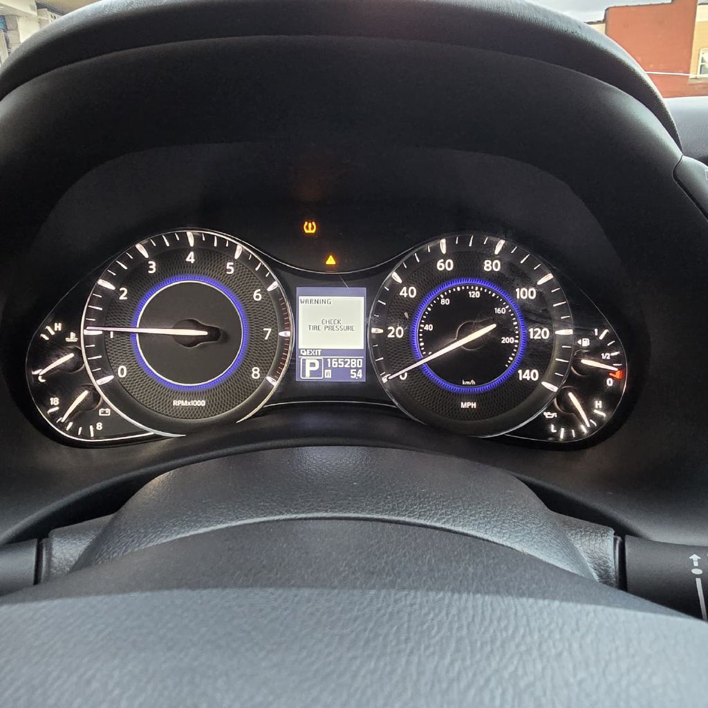 Photo 8 of this INFINITI QX56