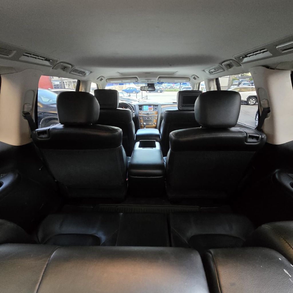 Photo 10 of this INFINITI QX56