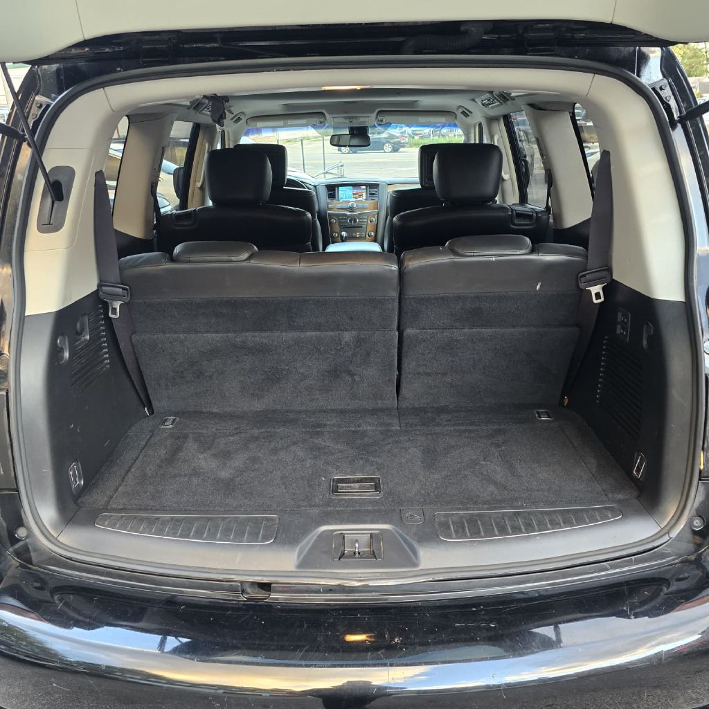Photo 11 of this INFINITI QX56