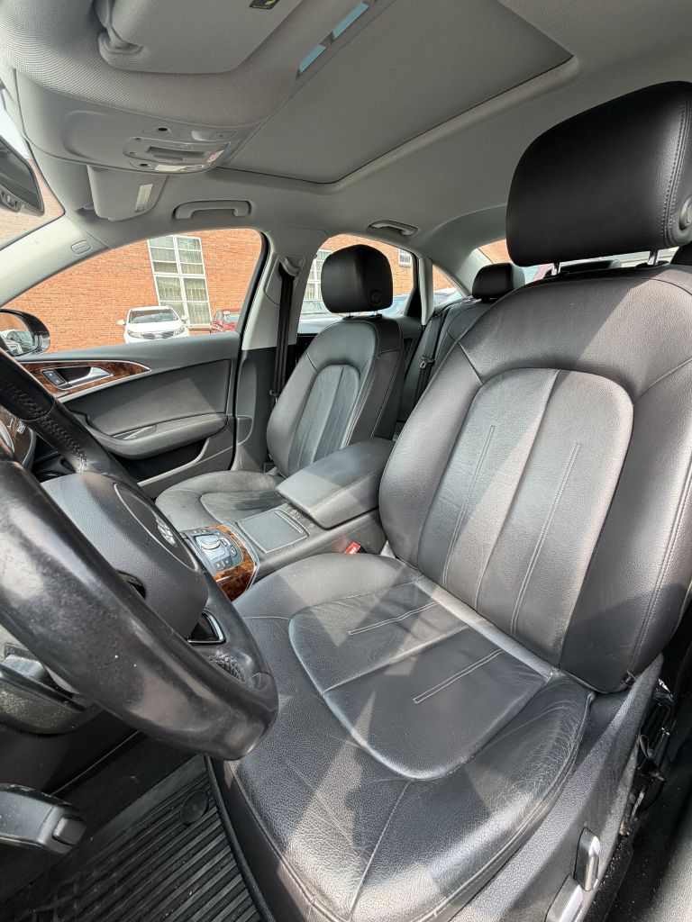 Photo 5 of this AUDI A6