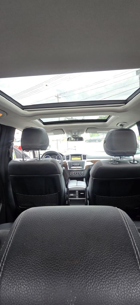 Photo 4 of this MERCEDES-BENZ M-CLASS