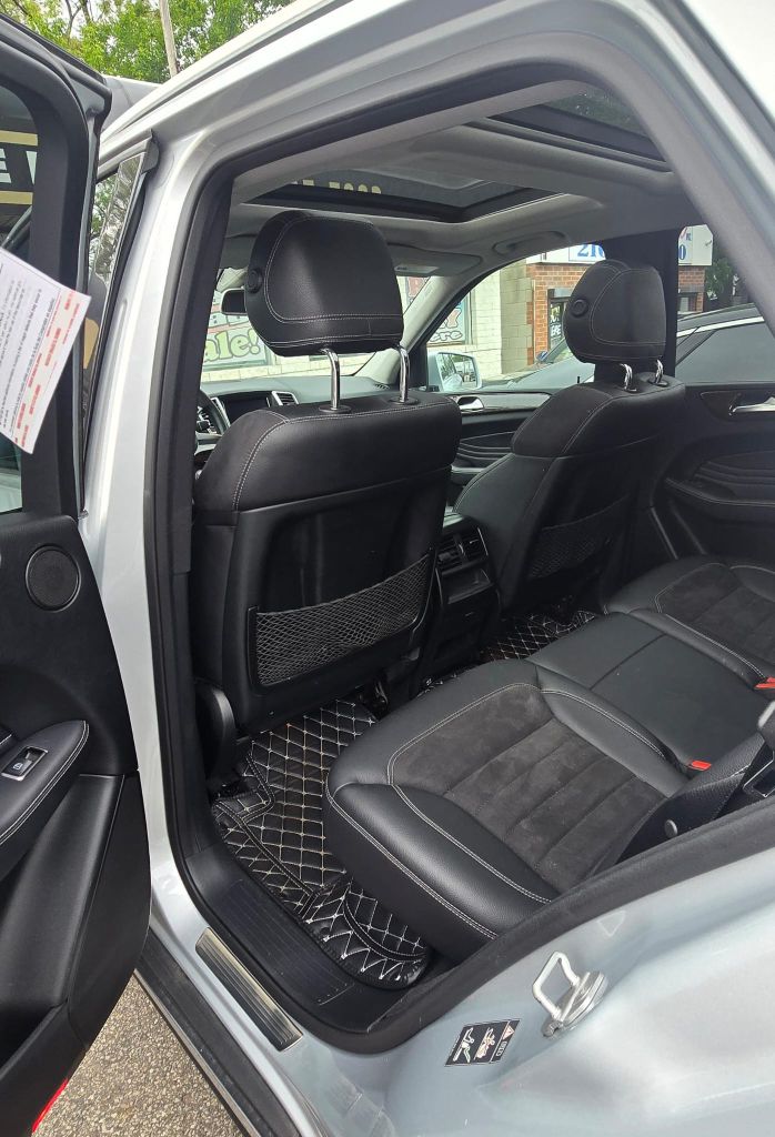 Photo 9 of this MERCEDES-BENZ M-CLASS
