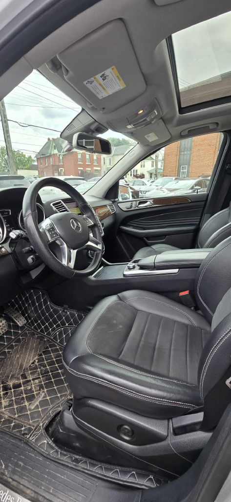 Photo 11 of this MERCEDES-BENZ M-CLASS