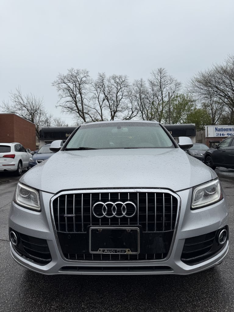 Photo 2 of this AUDI Q5