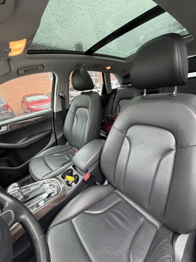 Photo 5 of this AUDI Q5