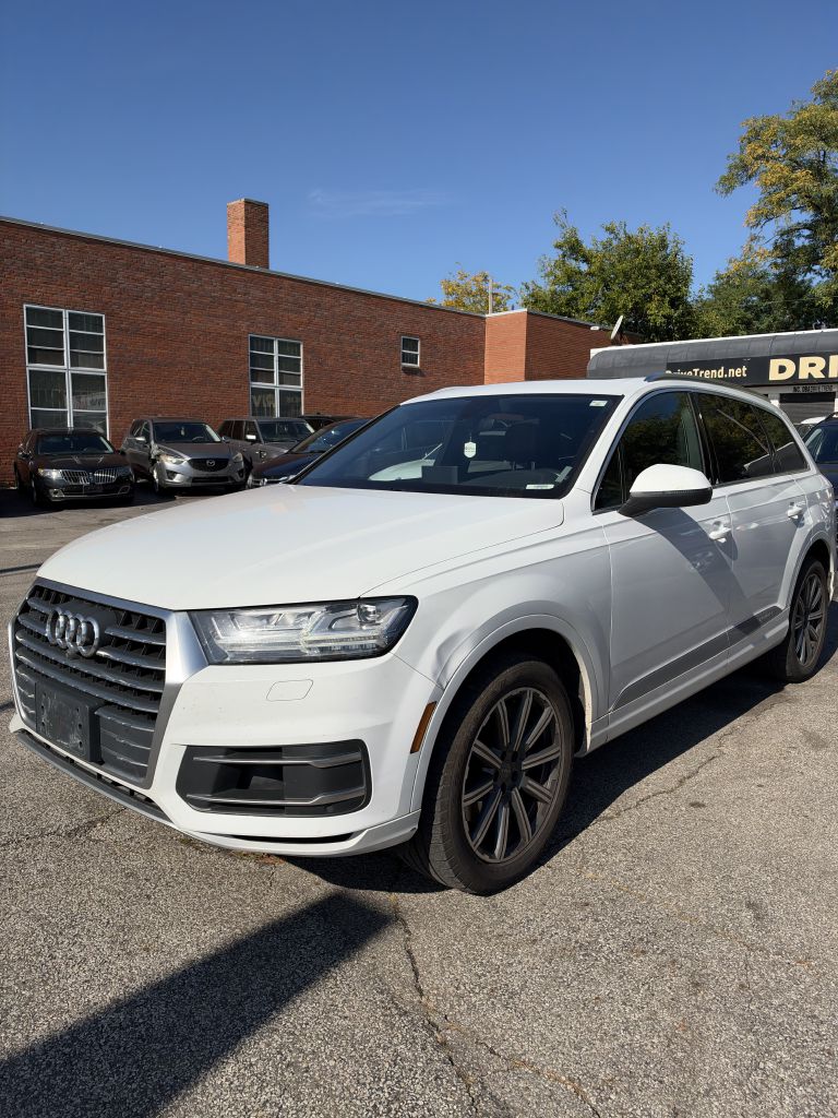 Photo 2 of this AUDI Q7