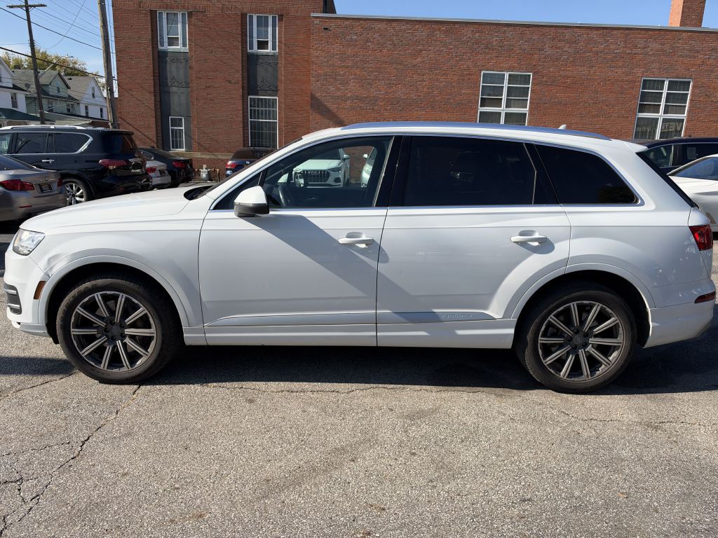 Photo 3 of this AUDI Q7