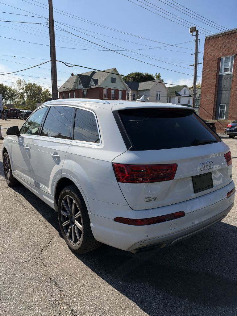 Photo 9 of this AUDI Q7